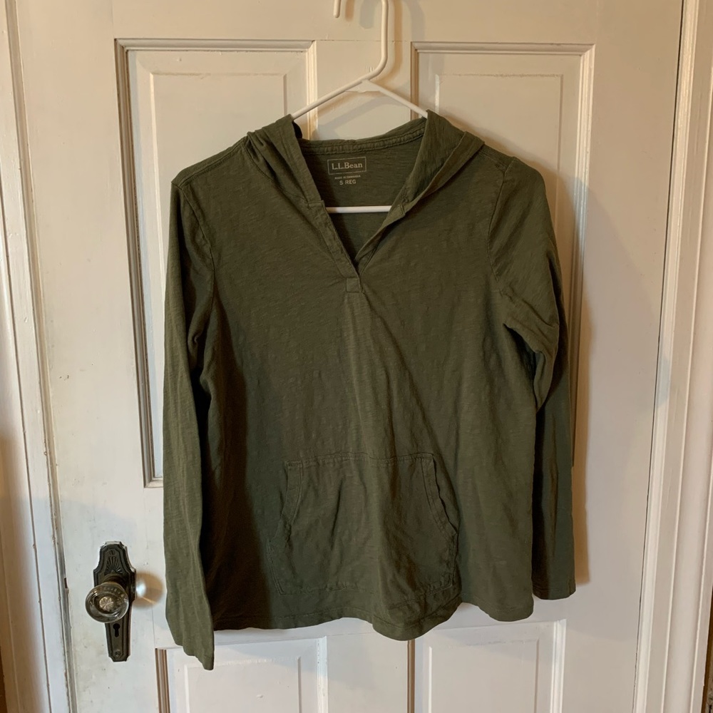 L.L.Bean Camo Green Hooded Long Sleeve Tee